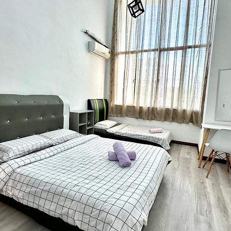 Springfield 3-Storey Cheerful Townhouse #Yoyo Homestay Сандакан Экстерьер фото